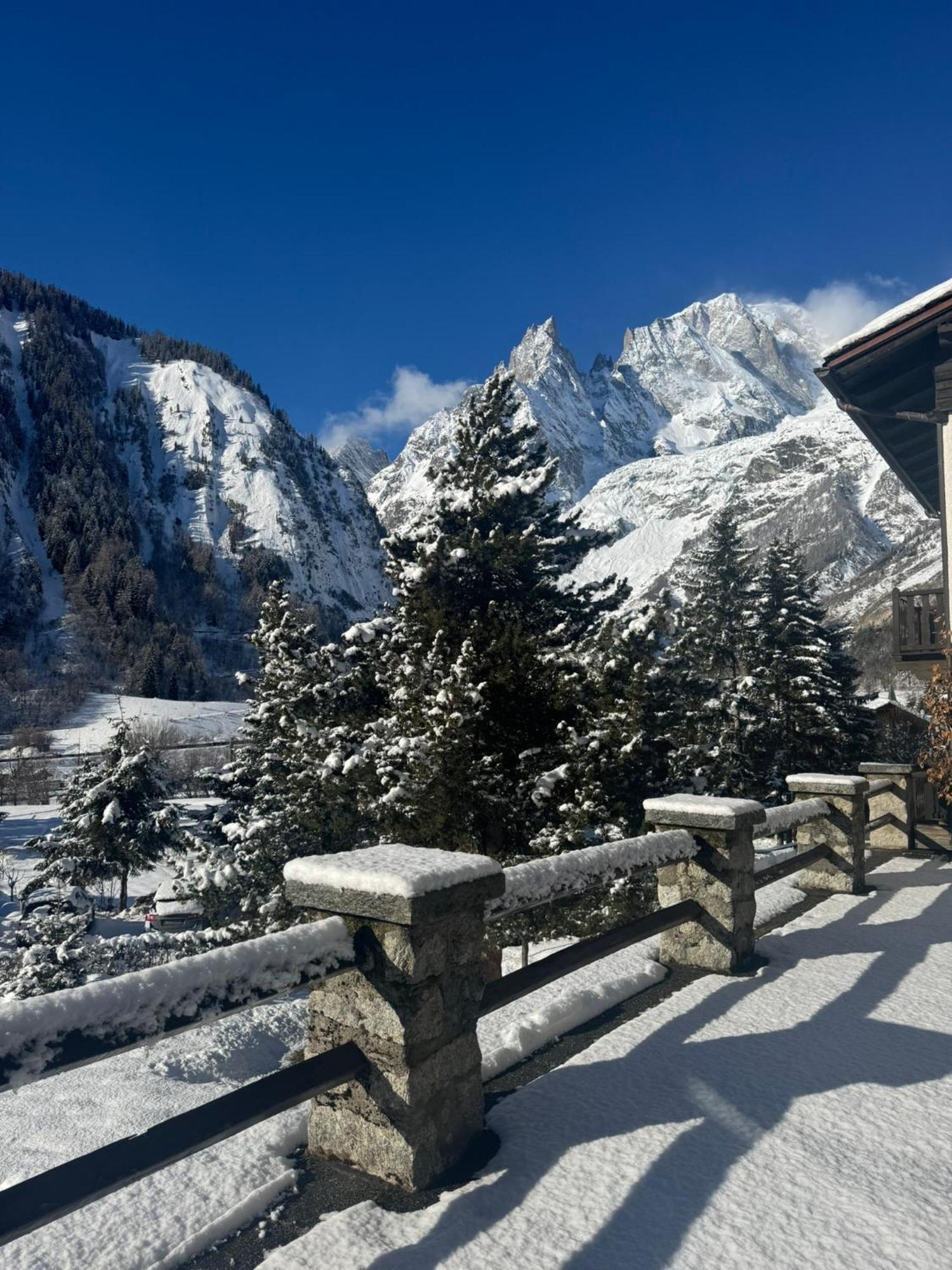 Hotel Aiguille Noire Courmayeur Exterior photo